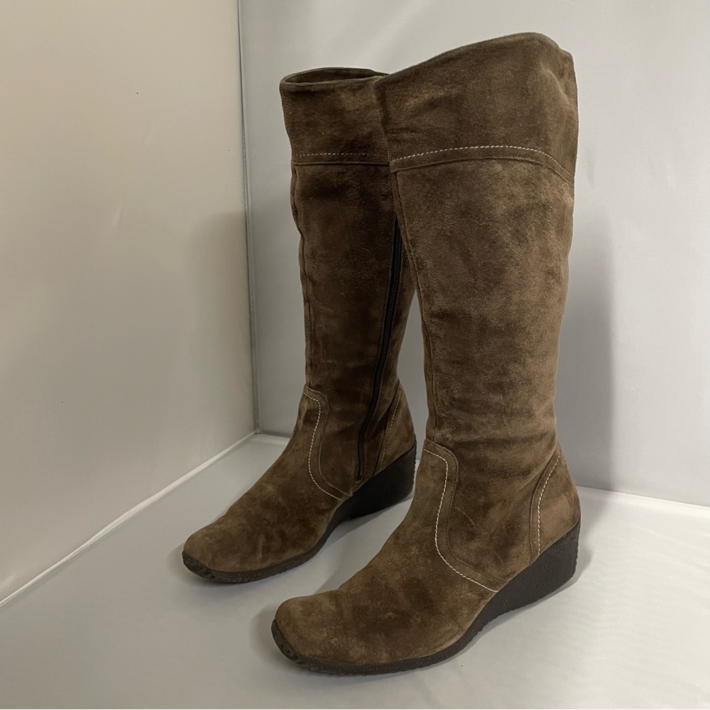 Santana Canada Brown Suede Calf High Boots with Wedge Sole Size 8.5M